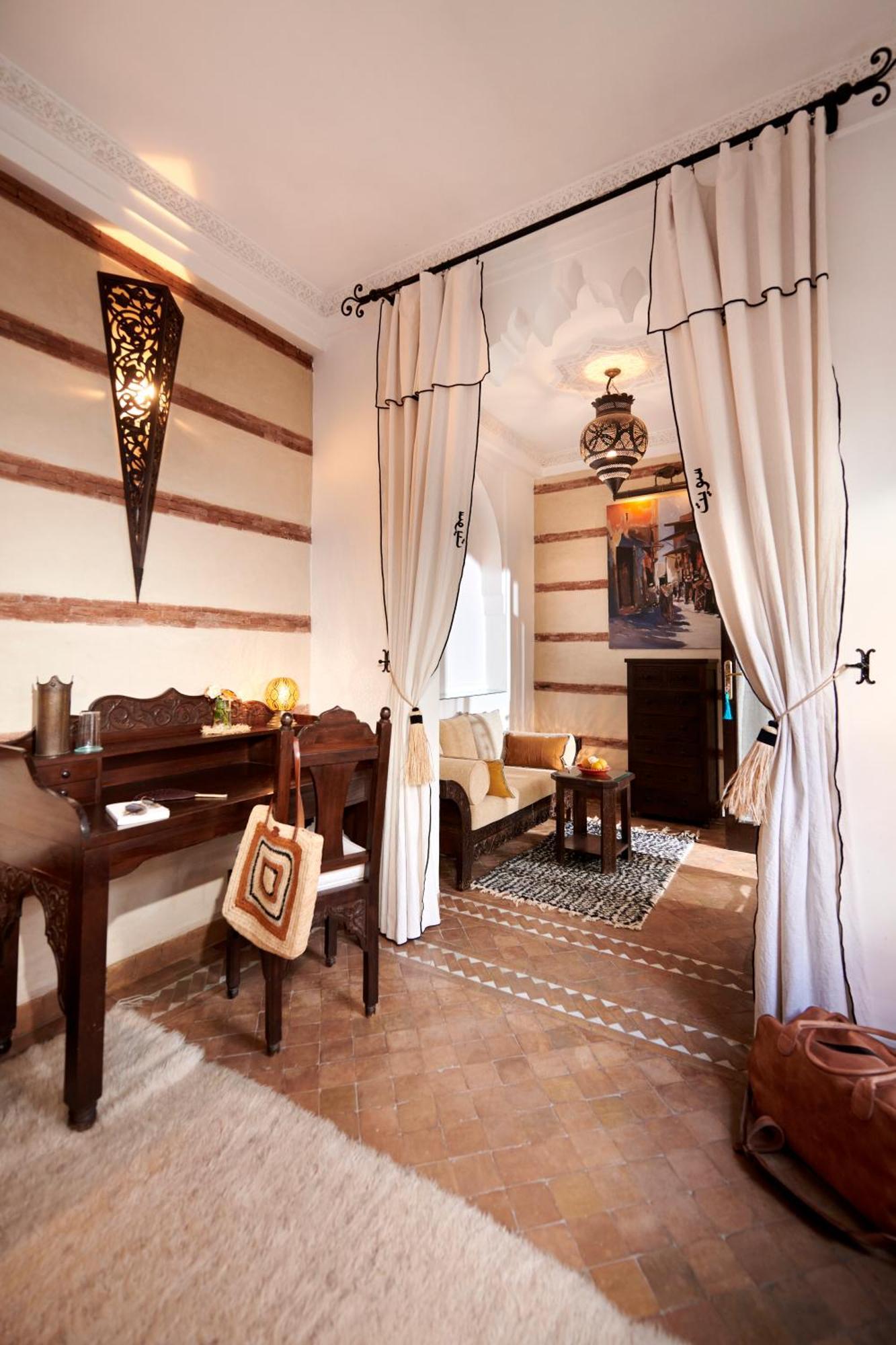 Riad Dar Amanza En Exclusivite Avec 4 Chambres Au Coeur De La Medina Marraquexe Exterior foto