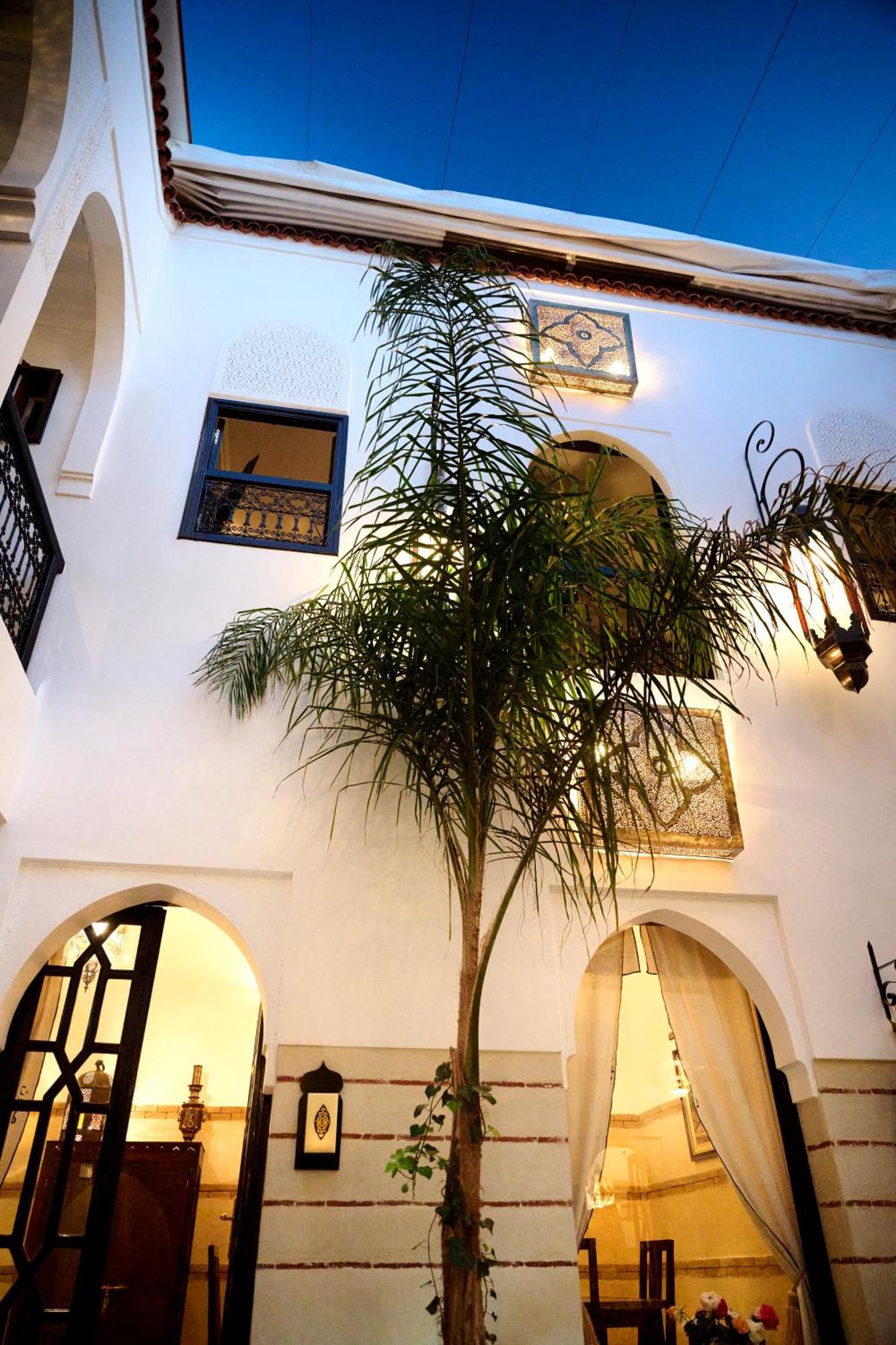 Riad Dar Amanza En Exclusivite Avec 4 Chambres Au Coeur De La Medina Marraquexe Exterior foto